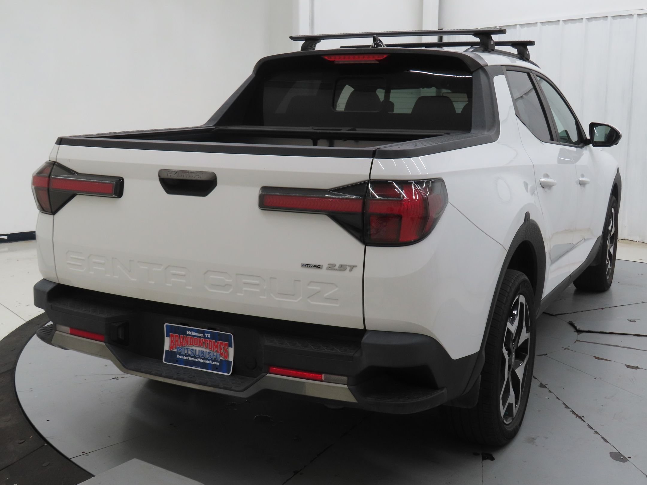 Used 2022 White Hyundai Limited image 3