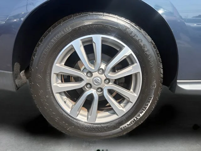 Used 2015 Blue Nissan SV image 38
