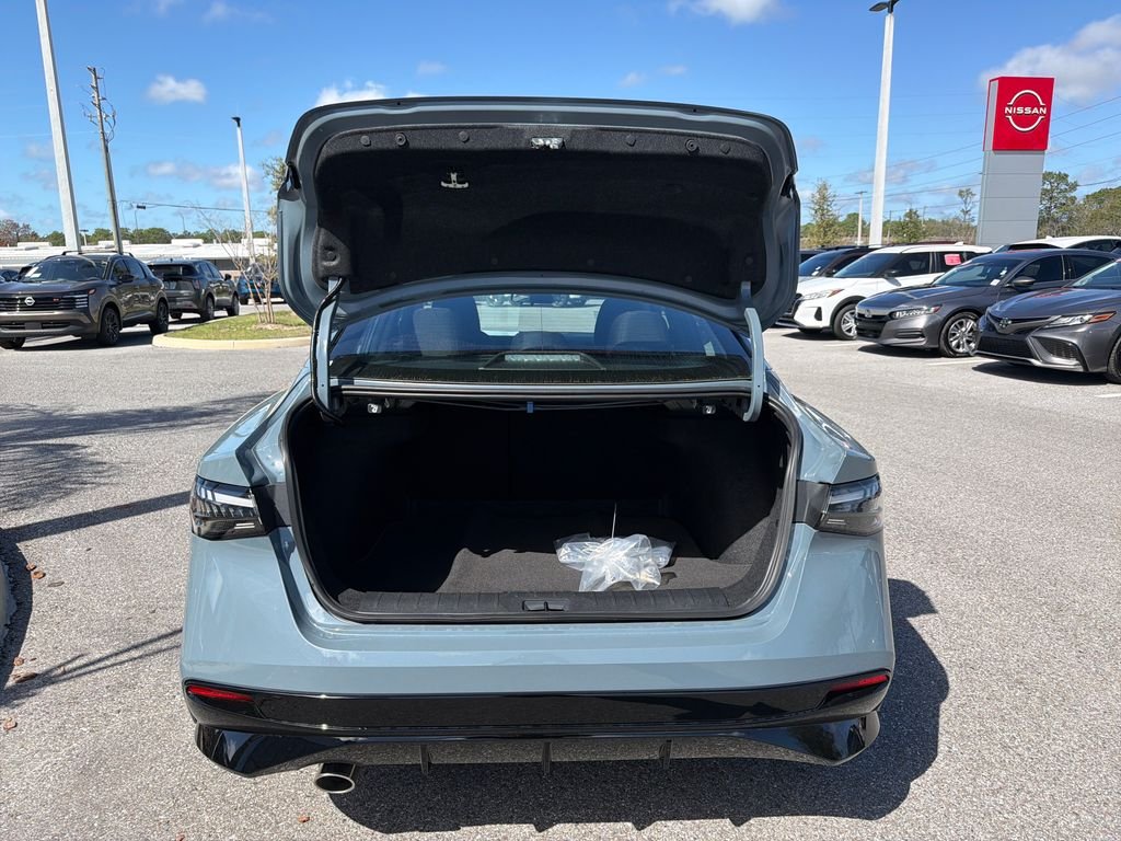 New 2026 Nissan Sentra SR 4D Sedan