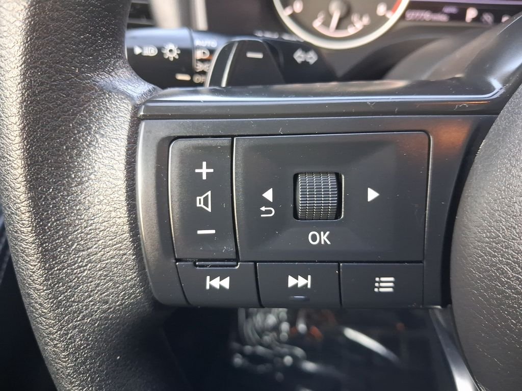Used 2024 Gray Nissan SV image 18