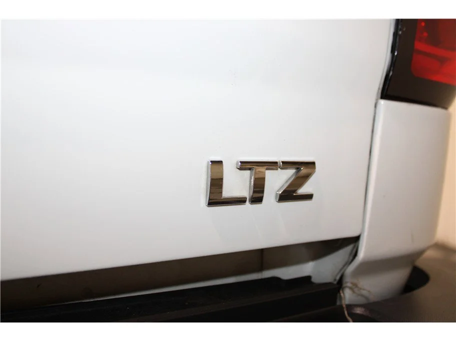 Used 2018 Summit White Chevrolet LTZ image 18