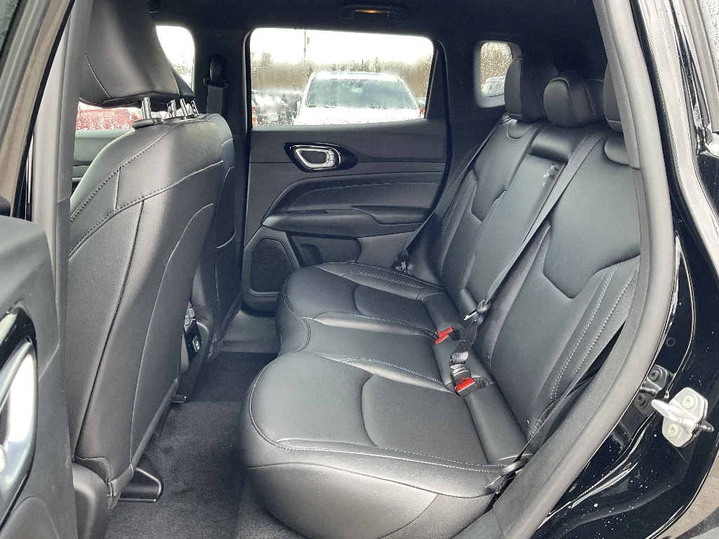 New 2026 Diamond Black Crystal Pearlcoat Jeep Limited Altitude image 9