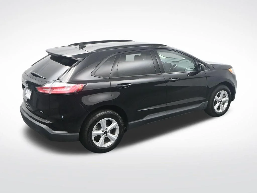 Used 2023 Black Metallic Ford SE image 34