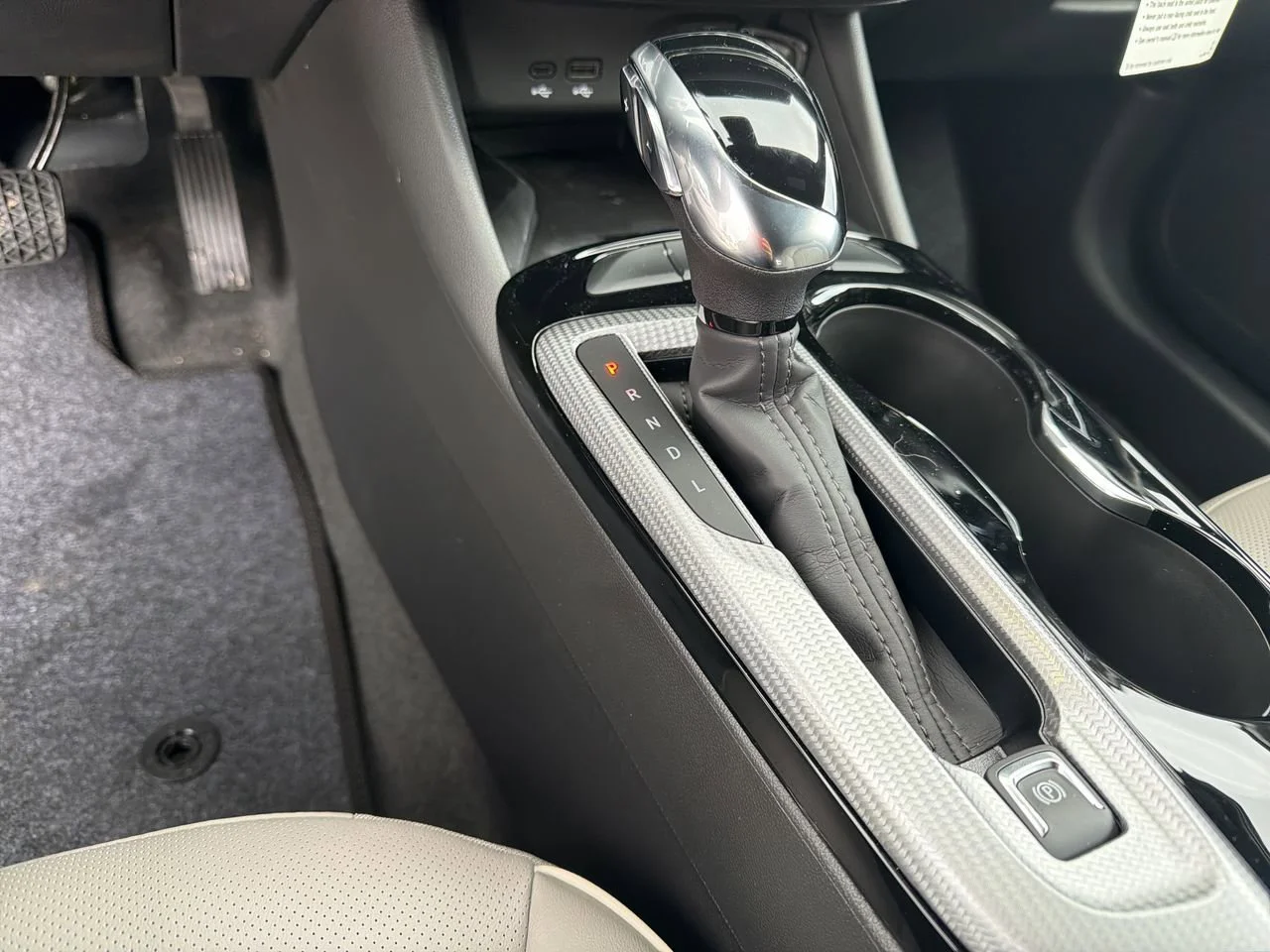 New 2026 Ebony Twilight Metallic Buick Avenir image 14