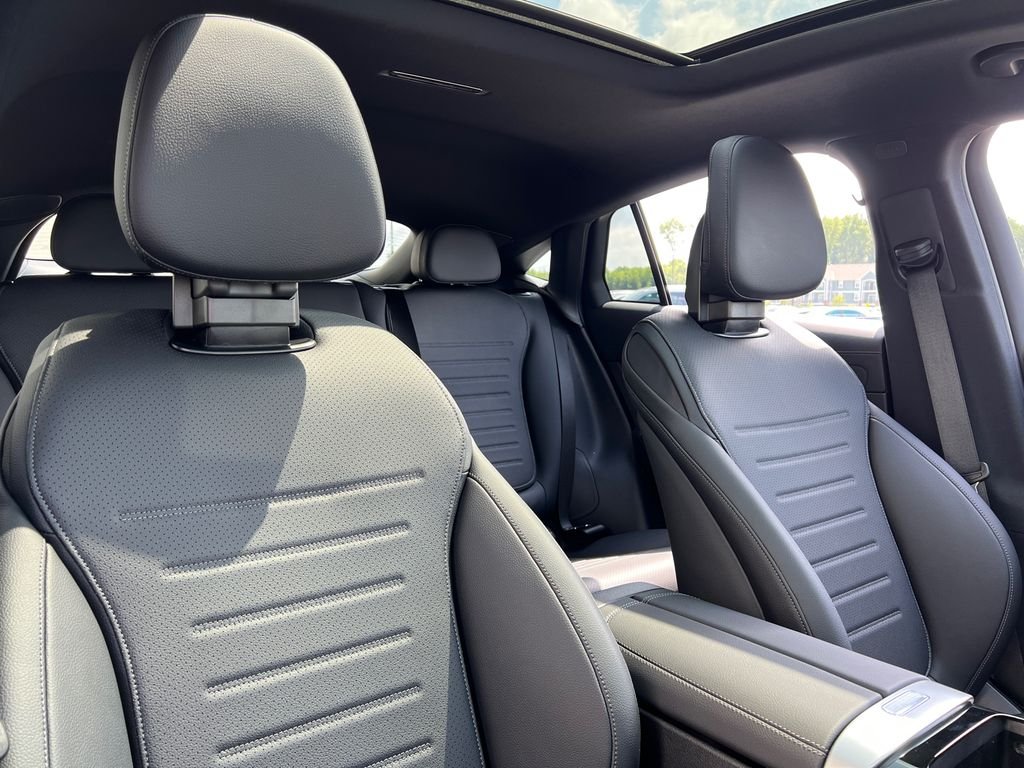 New 2026 Polar White Mercedes-Benz GLC 300 image 27
