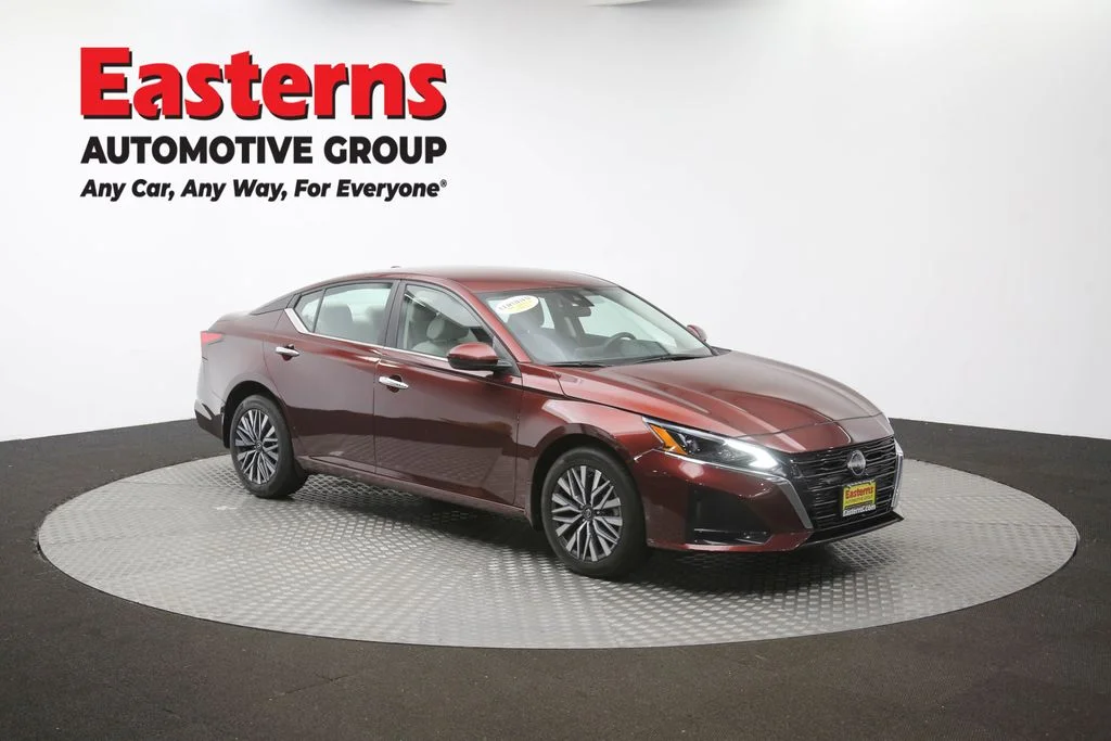 Used 2023 Red Nissan 2.5 SV image 48