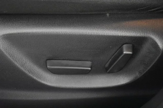 Used 2014 Silver Mazda Touring image 21