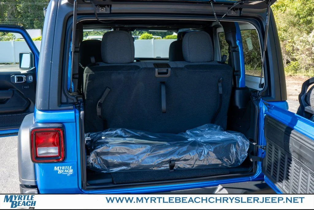New 2026 Hydro Blue Pearl-Coat Exterior Paint Jeep Sport S image 31