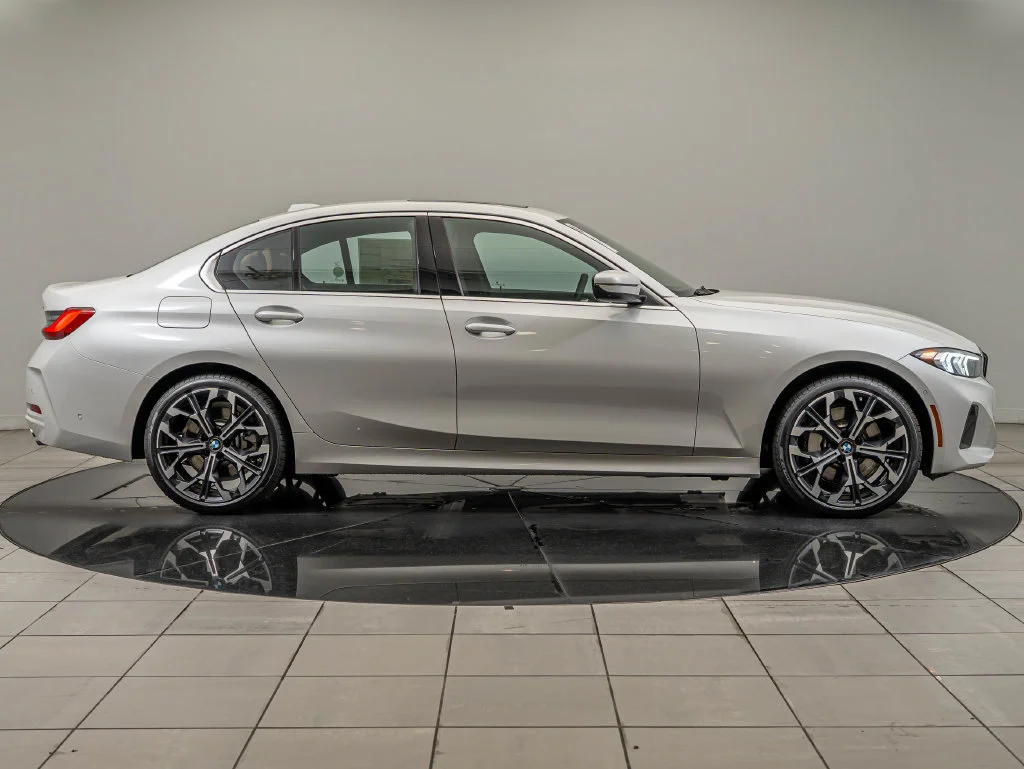 New 2026 Mineral White Metallic BMW 330i xDrive image 11