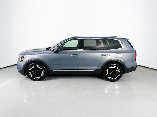 Used 2025 Silver Kia S image 6