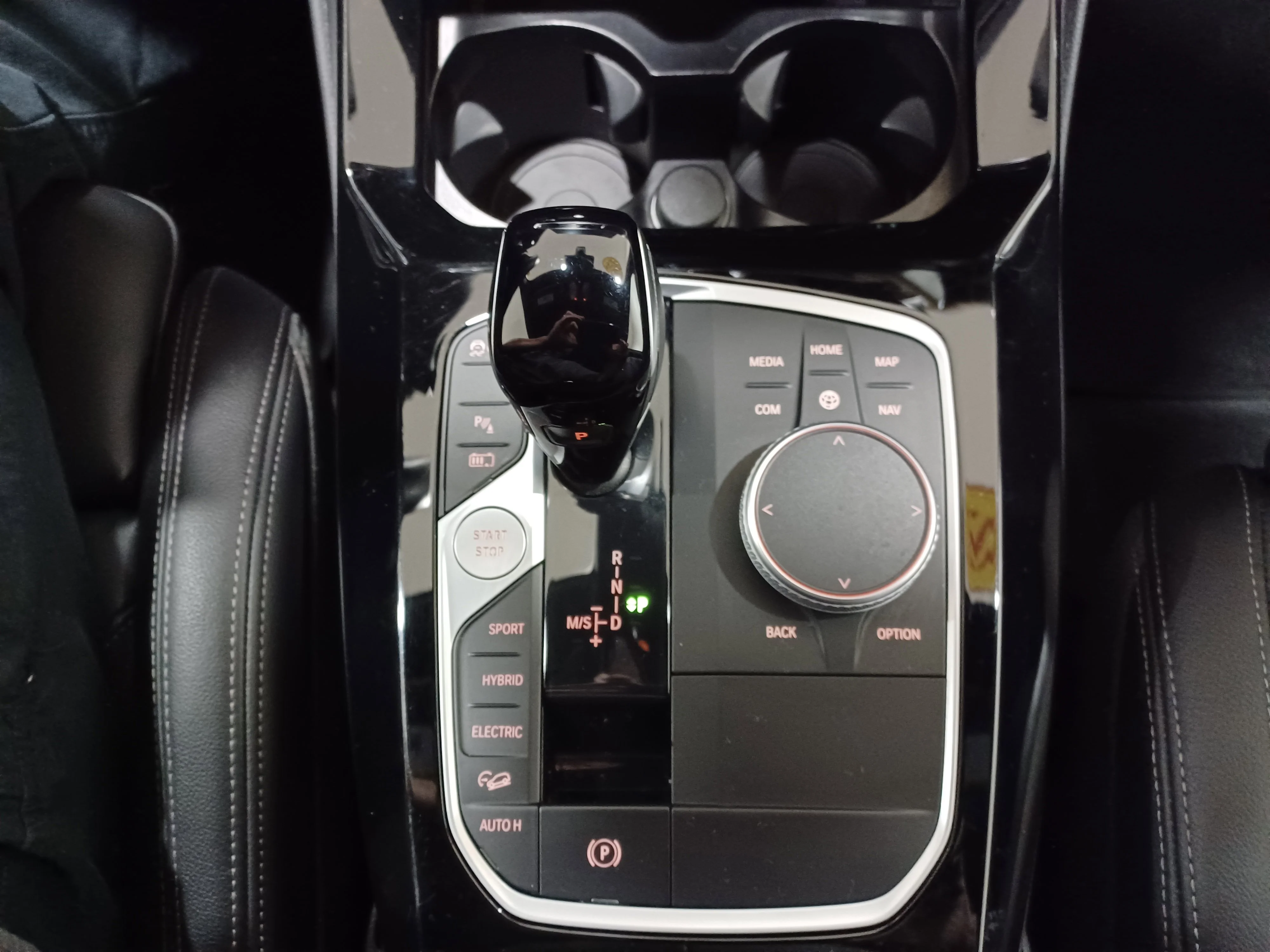 Certified Used 2023 Black Sapphire Metallic BMW xDrive30e Plug-In Hybrid*Nav | Htd Leather | Htd Steering Wheel | Rain Sense Wipers image 17