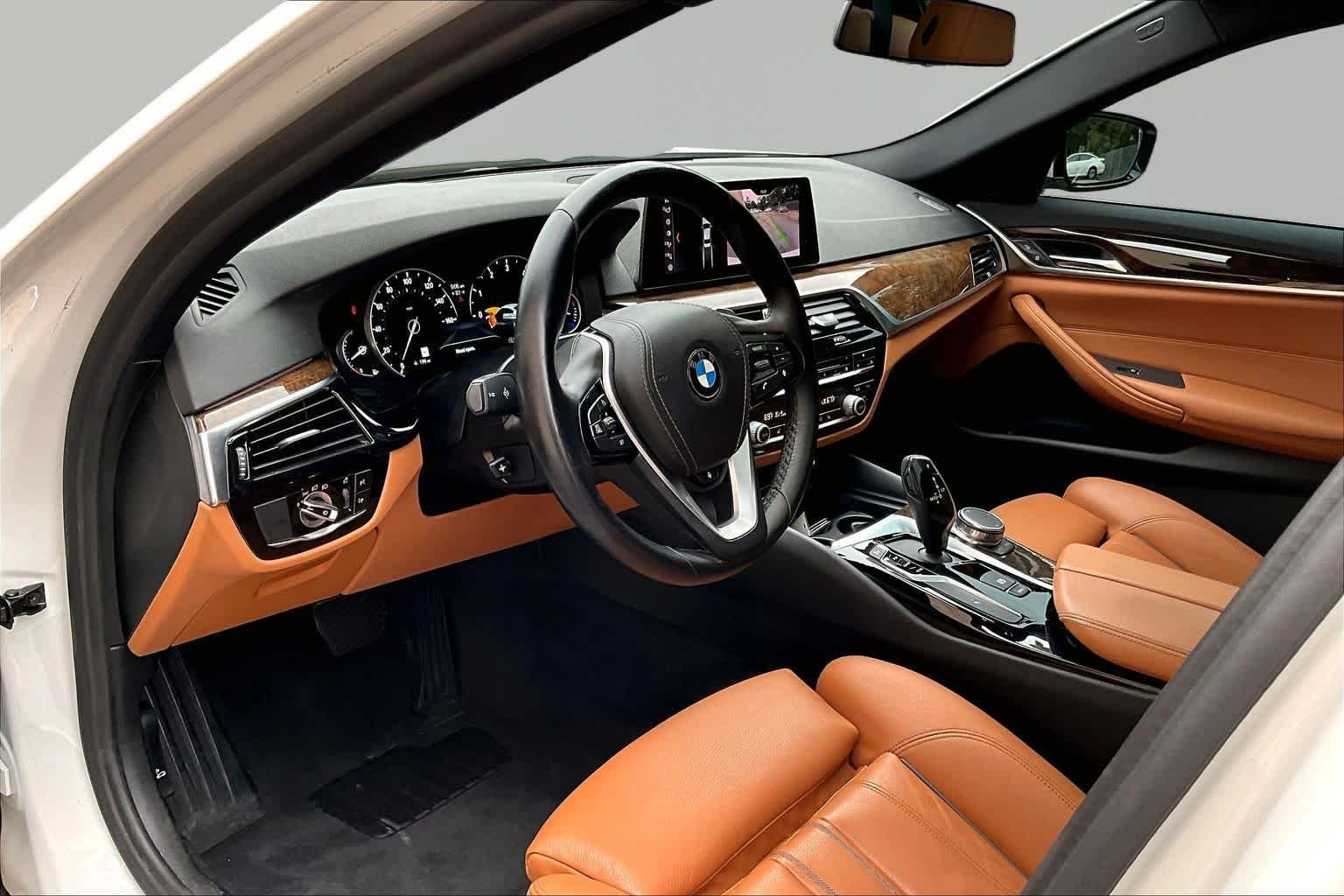 Used 2019 Alpine White BMW 540i xDrive image 18