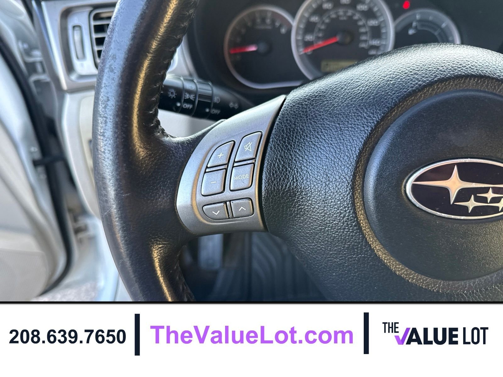 Used 2010 White Subaru 2.5i image 22