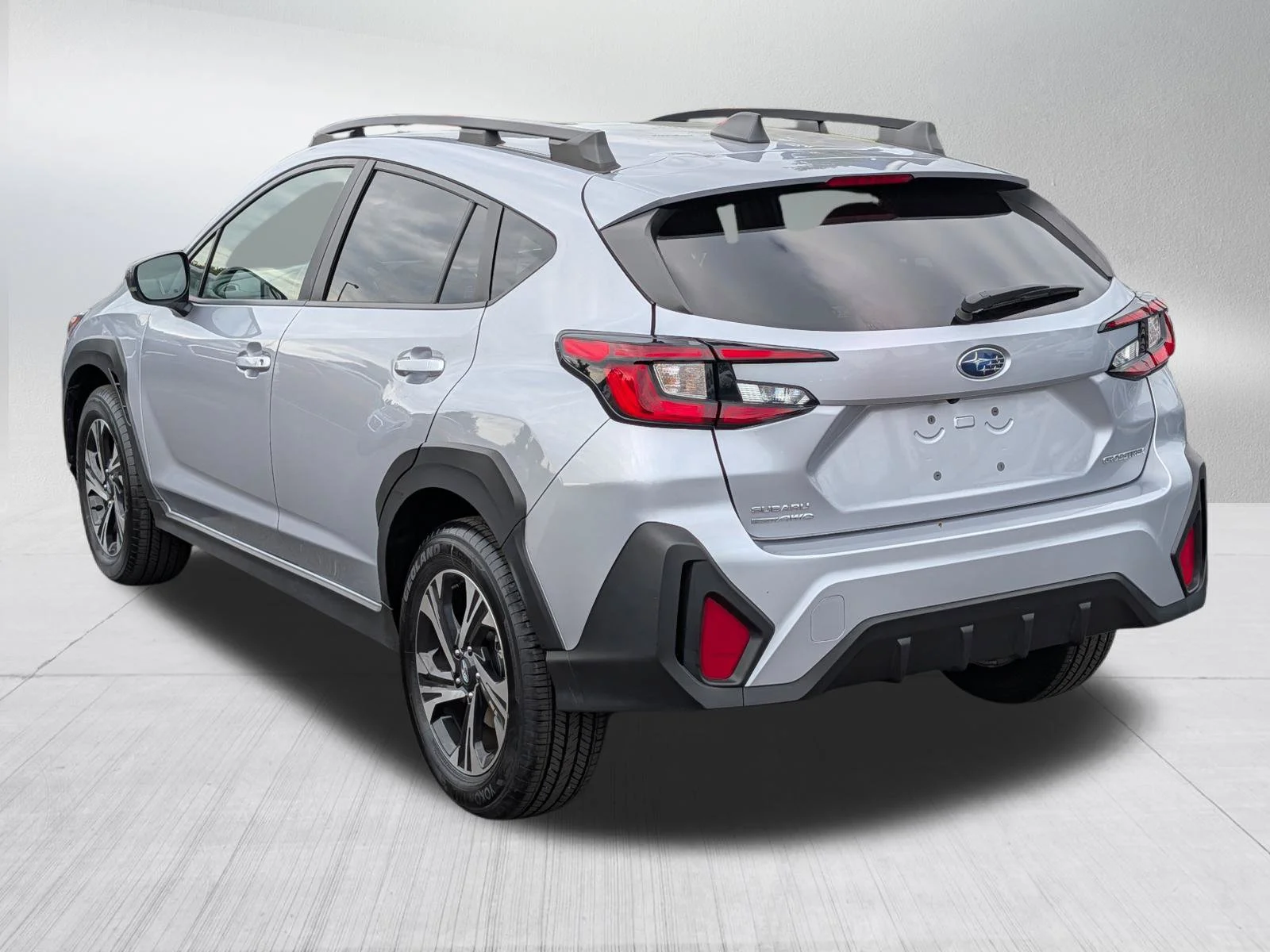 Used 2025 Ice Silver Metallic Subaru Premium image 5