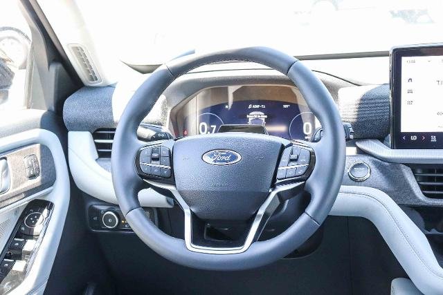 New 2026 Star White Metallic Tri-Coat Ford Platinum™ image 43