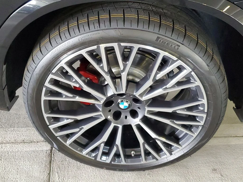 New 2026 Black Sapphire Metallic BMW sDrive40i image 5