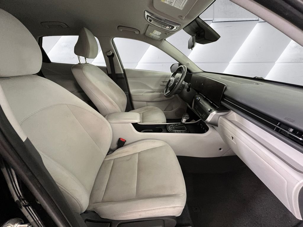 Used 2024 Black Hyundai SEL image 13