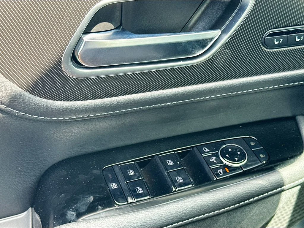 New 2027 BLACK OBSIDIAN INFINITI Luxe 2WD image 18