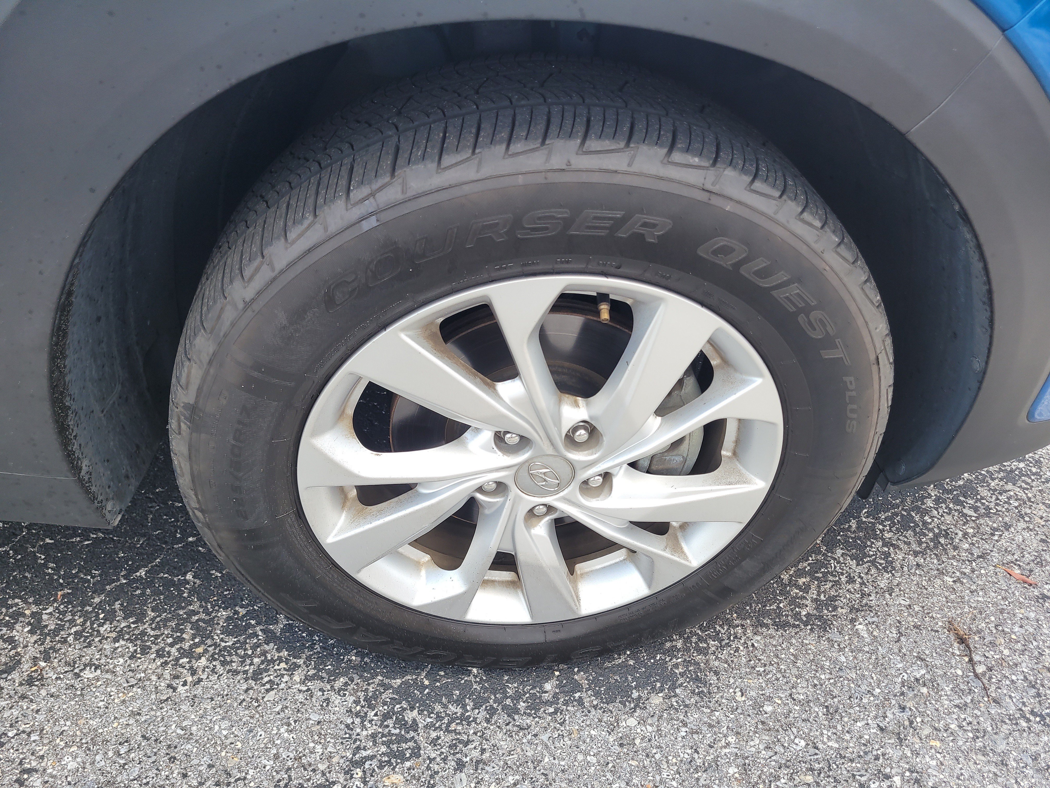 Used 2019 Aqua Blue Hyundai SE image 9