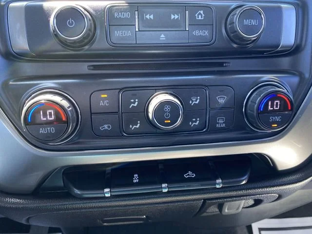 Used 2019 SILVER ICE METALLIC Chevrolet LT image 18