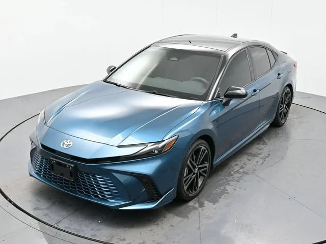 Used 2025 Ocean Gem/midnight Black Metallic Toyota LE image 34