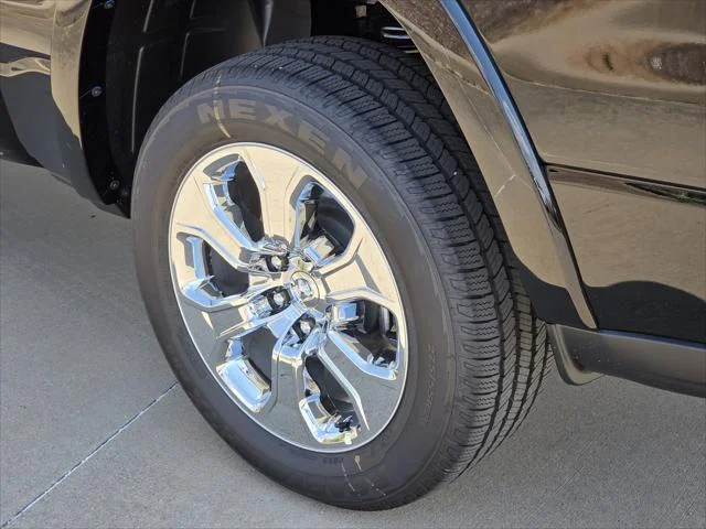 New 2026 Diamond Black Crystal Pearl-Coat Exterior Paint RAM Big Horn/Lone Star image 5