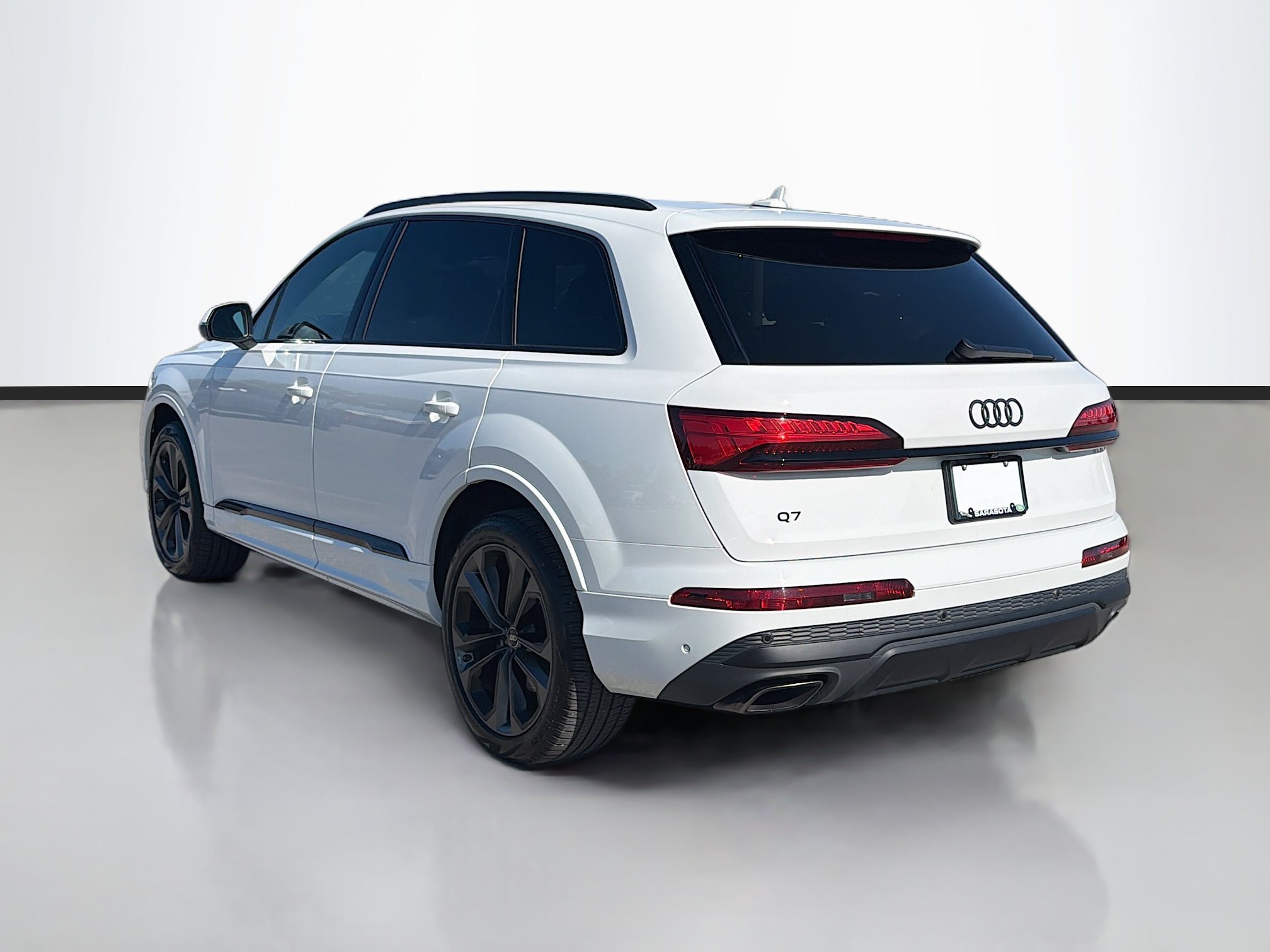 Used 2025 Carrara White Audi Premium Plus image 3
