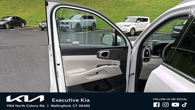 Used 2023 White Kia EX image 8