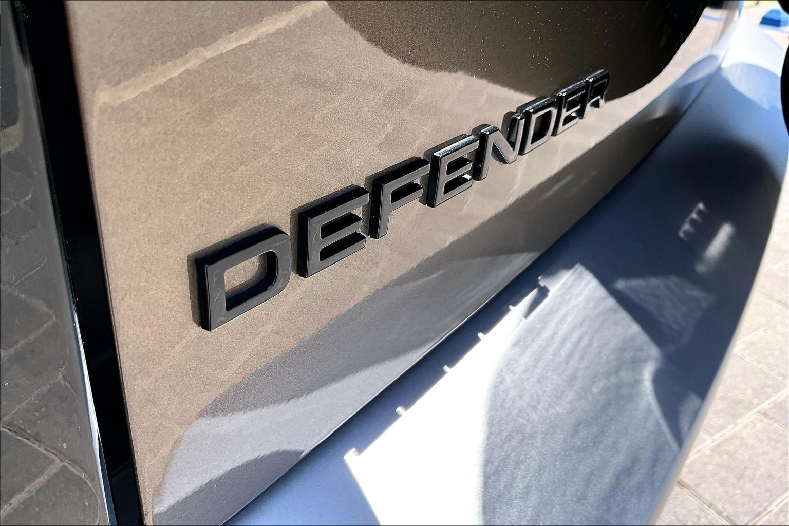 Used 2025  Land Rover S image 8