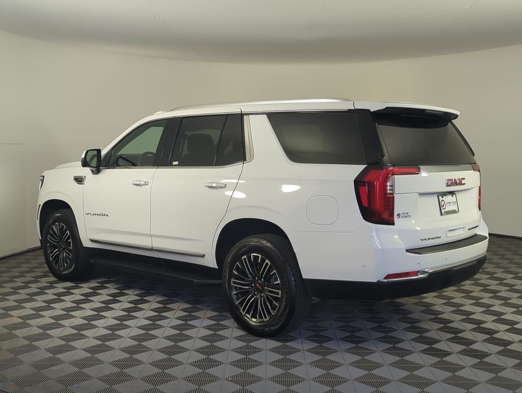 Used 2025 White GMC Elevation image 4