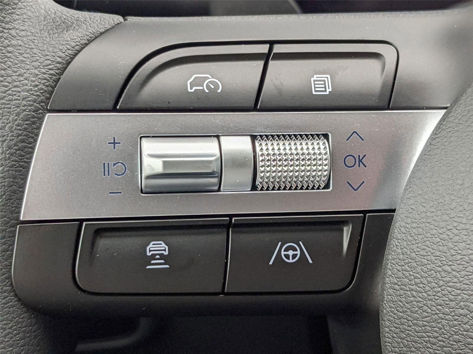Used 2025 Serenity White Pearl Hyundai SE image 15
