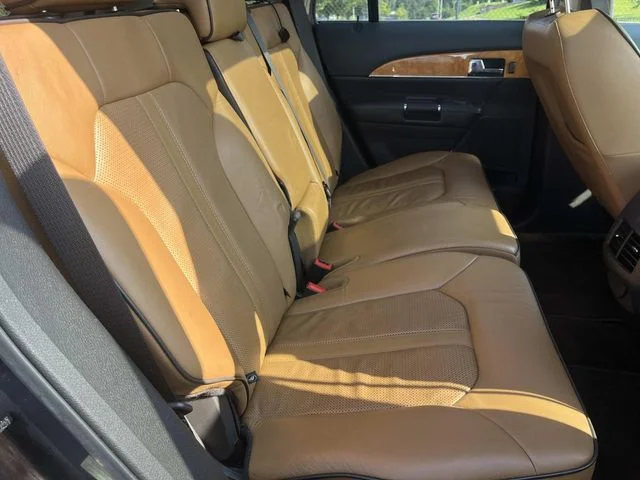 Used 2015 Brown Lincoln Base image 26