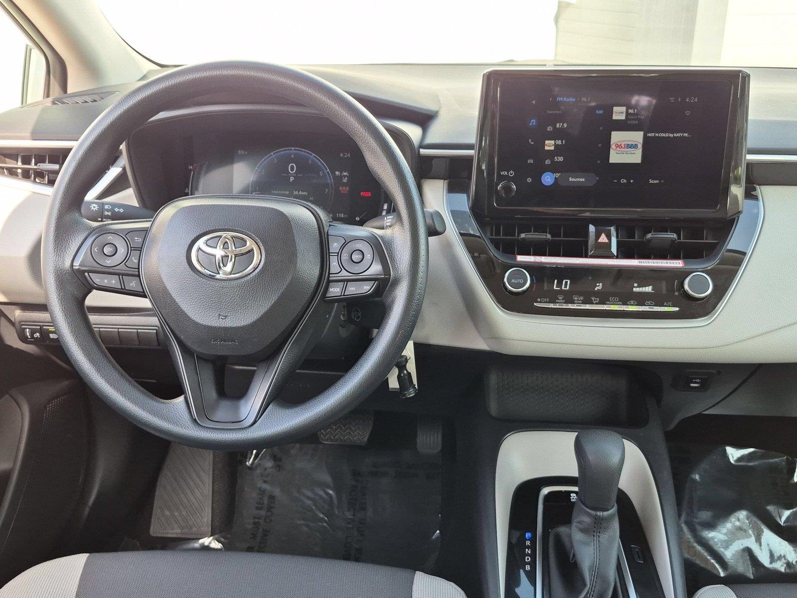 Used 2026 Wind Chill Pearl Toyota LE image 30