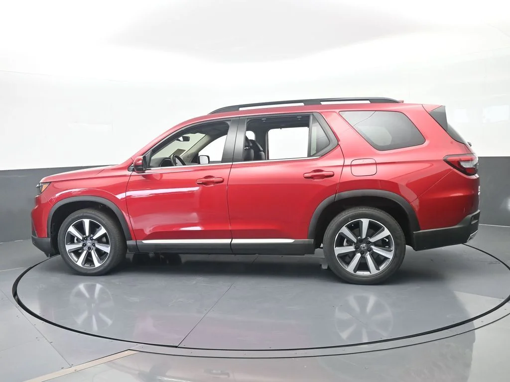 Used 2024 Radiant Red Metallic II Honda Touring image 2
