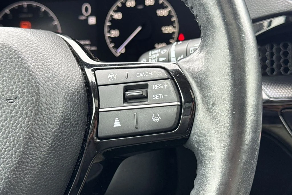 Used 2024  Honda EX-L image 30