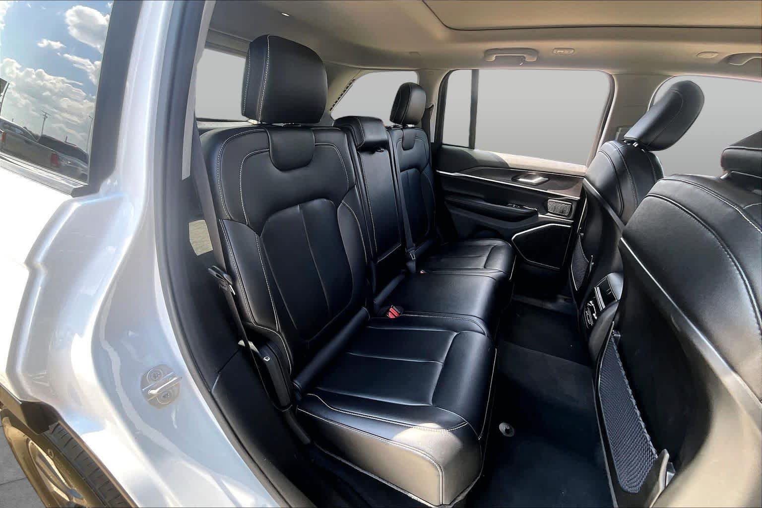 Used 2022 Bright White Clearcoat Jeep  image 21