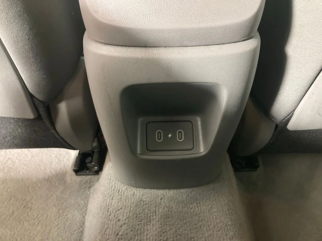 Used 2025 Gray Hyundai SEL Convenience image 14