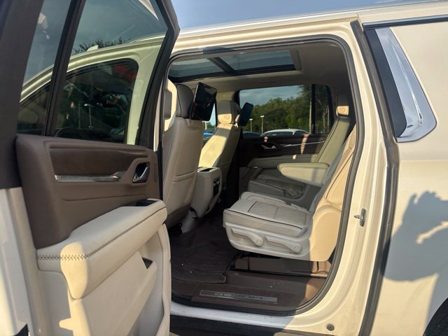 Used 2021 White Frost Tricoat GMC Denali image 14