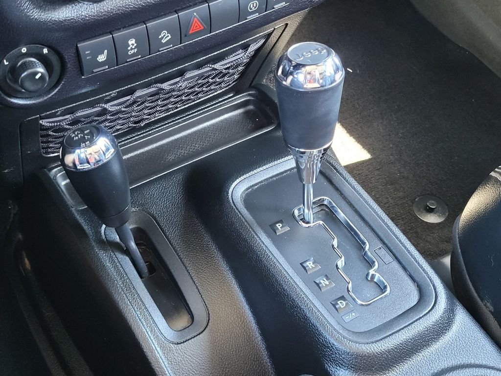 Certified Used 2016 Gray Jeep Unlimited Rubicon image 21
