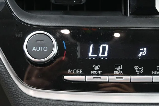 2025 Toyota Corolla LE - Photo 22