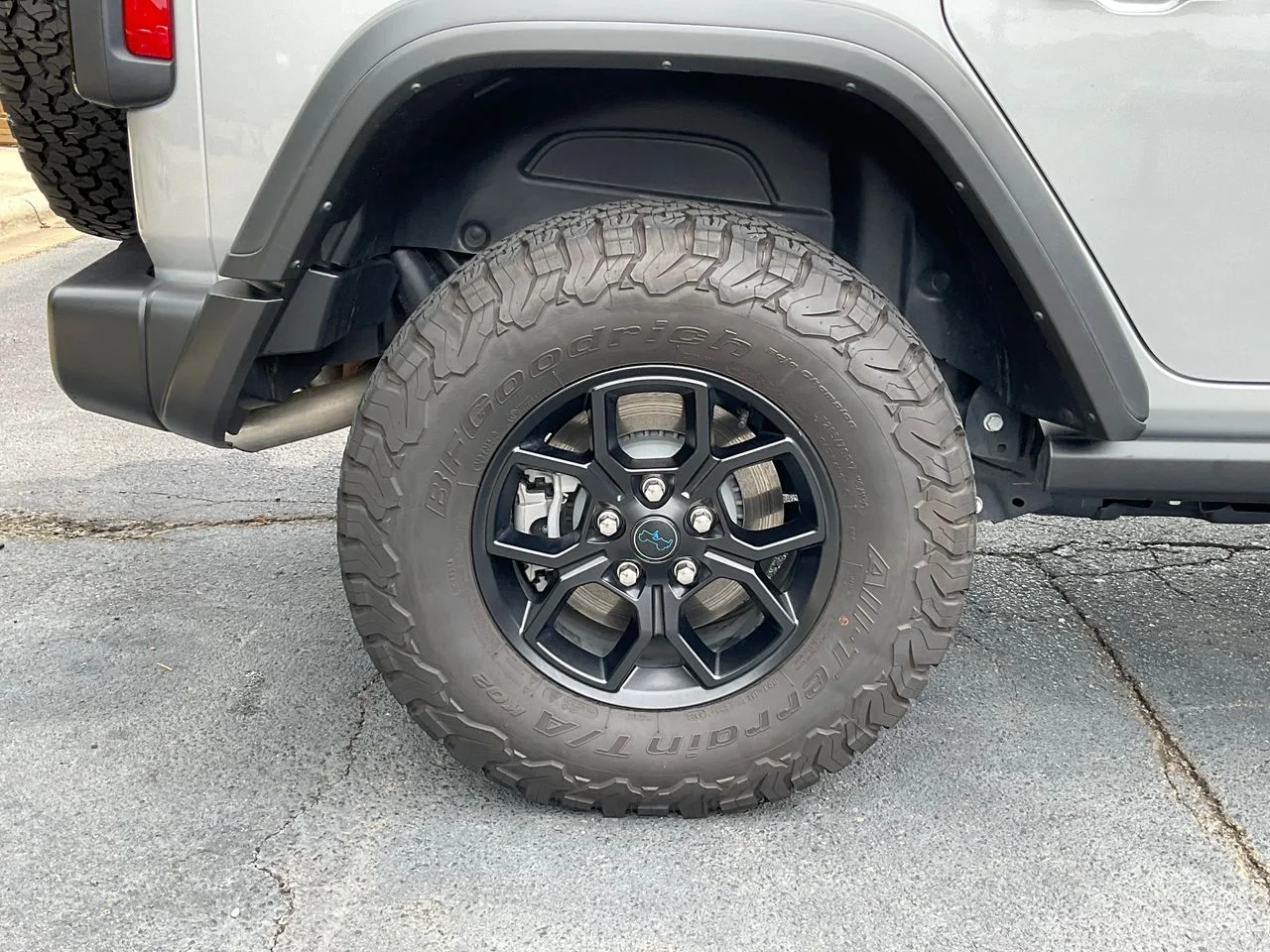Used 2024 Silver Jeep Willys 4xe image 29
