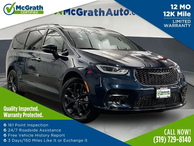 2022 Chrysler Pacifica Touring L's photo