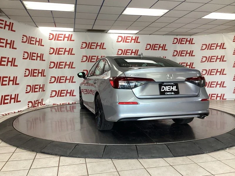 Used 2025  Honda Sport image 5