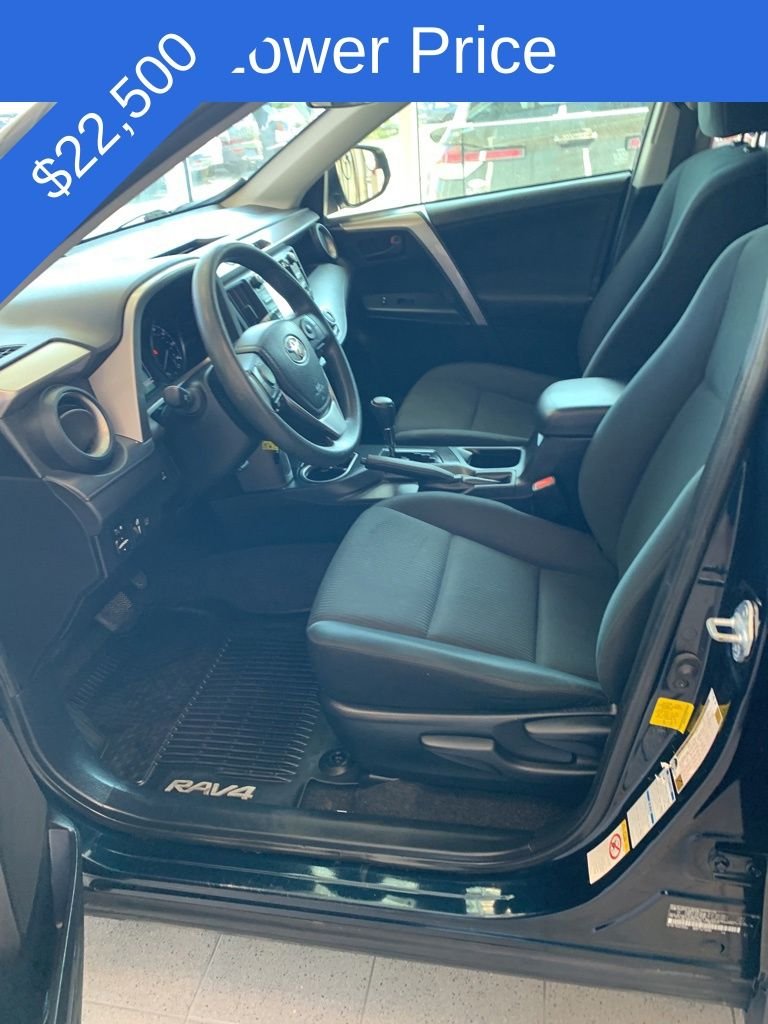 2018 Toyota RAV4 LE - Photo 3