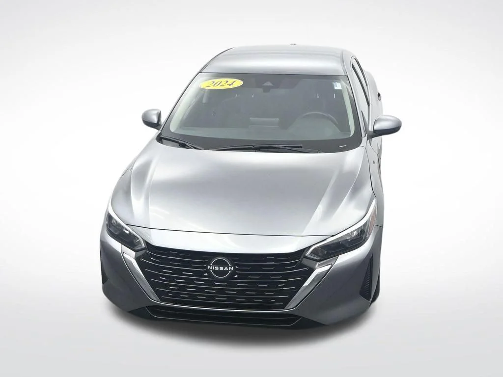 Used 2024 Gray Nissan SV image 31