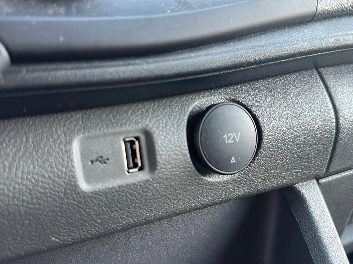 Used 2025 Oxford White Ford 250 image 21
