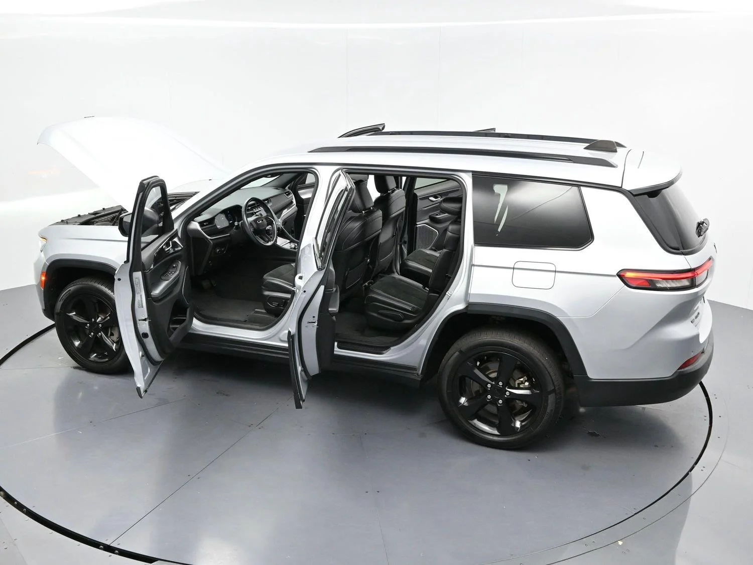 Used 2021 Silver Jeep Altitude image 37