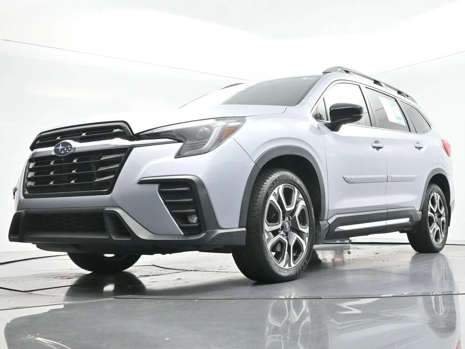 Used 2024 Ice Silver Metallic Subaru Limited image 53