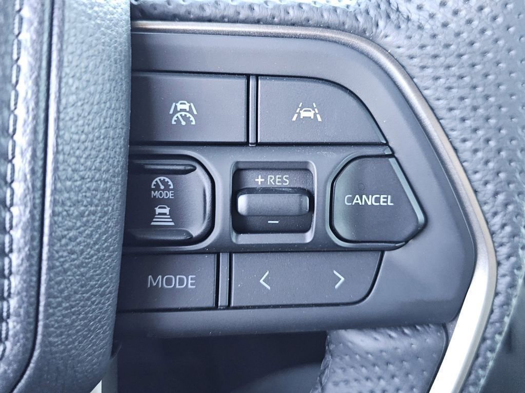 2025 Toyota Tacoma SR5 - Photo 13