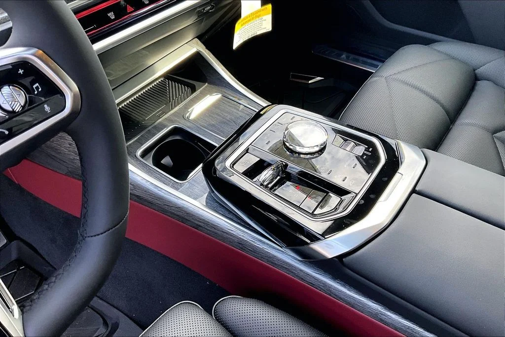 2026 BMW 7 Series 740i - Photo 7
